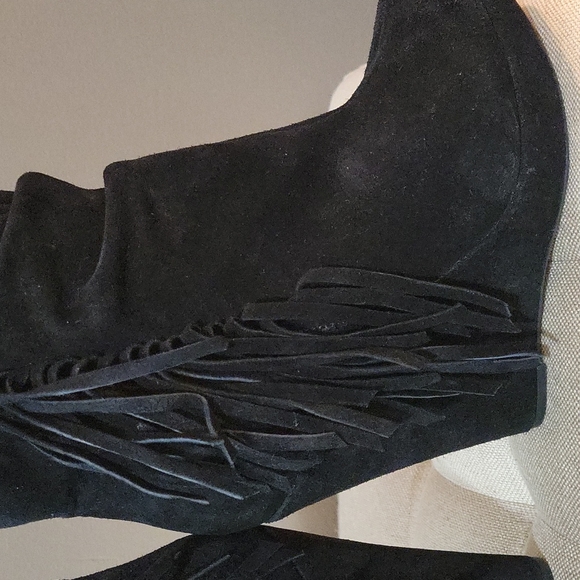 Express Tassle Boots - Picture 6 of 7